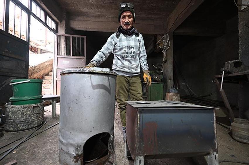 Düzce'de evinin odasında tek başına yapıyor! Kış gelince talep patladı, 81 ile gönderiyor