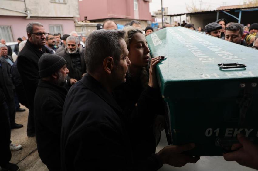 Adana'da sosyal medya fenomeni baba 2 çocuğunu katletmişti! Anneden yürekleri yakan veda! 'Onları kimseye bırakmam'