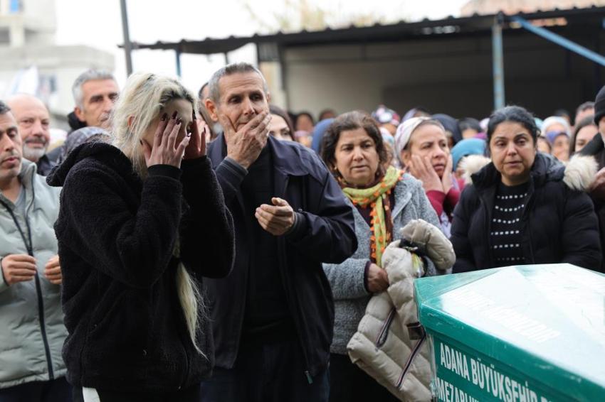 Adana'da sosyal medya fenomeni baba 2 çocuğunu katletmişti! Anneden yürekleri yakan veda! 'Onları kimseye bırakmam'