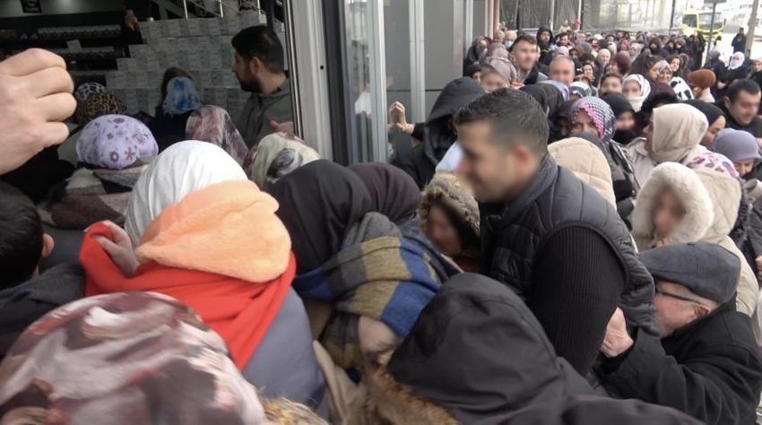 Bursa'da kayıp 100 lira için izdiham! Saatlerce beklediler