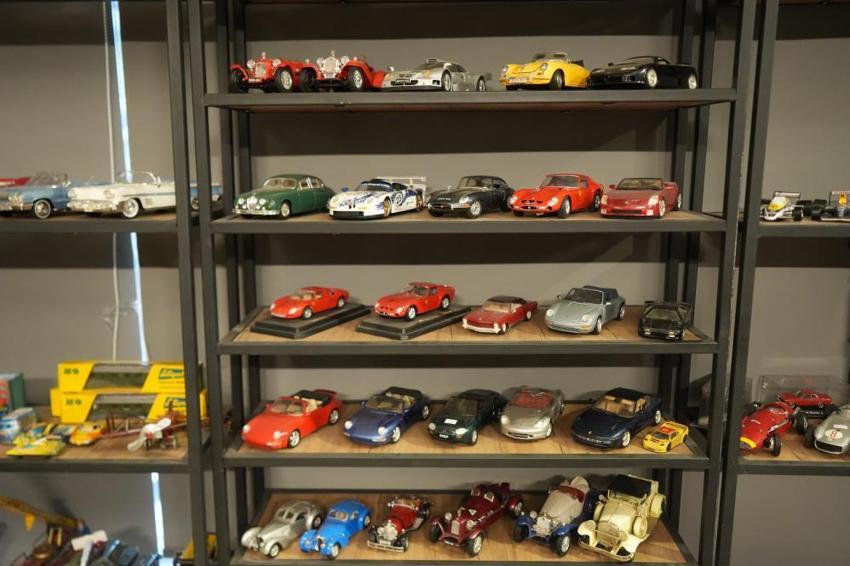 Kocaeli'nde servet değerindeki çakmaklar görenlerin ilgisini çekiyor