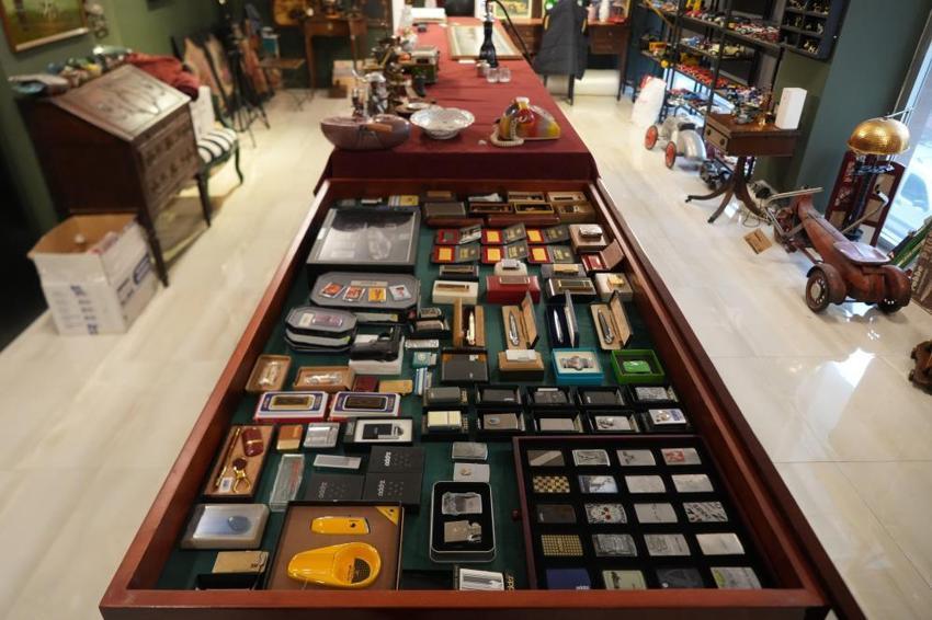 Kocaeli'nde servet değerindeki çakmaklar görenlerin ilgisini çekiyor