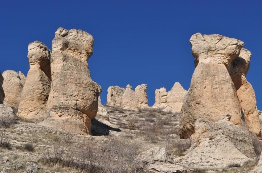 Diyarbakır'a bakan onu görüyor: Uzaktan insana benziyor, bin 500 metre yüksekte bulundu