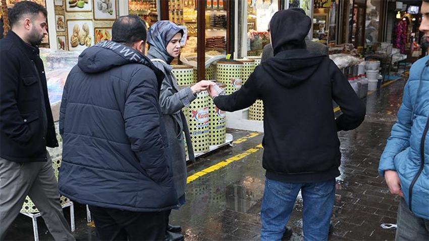 Diyarbakır'da 'Kürt kahvesine' yoğun ilgi! Tadına bakan satın alıyor