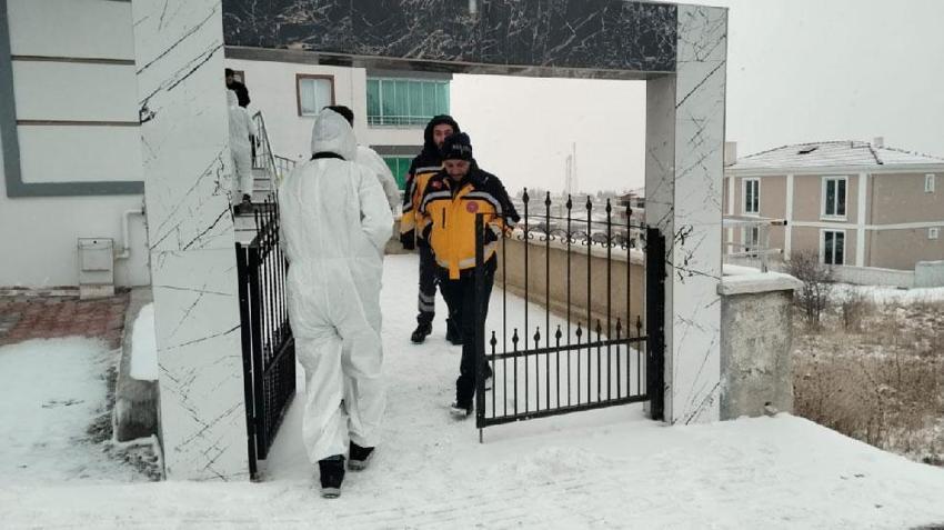 Çorum’da apartman dairesinde dehşet: Çift başlarından vurulmuş halde bulundu