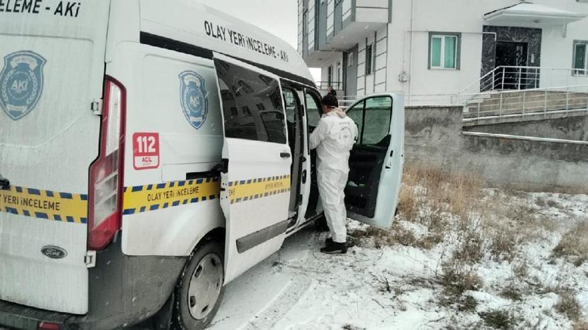 Çorum’da apartman dairesinde dehşet: Çift başlarından vurulmuş halde bulundu