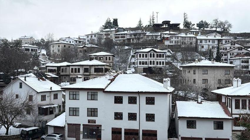 Karabük Safranbolu’nun UNESCO Dünya Miras Listesi'nde yer alan tarihi konakları karla kaplandı