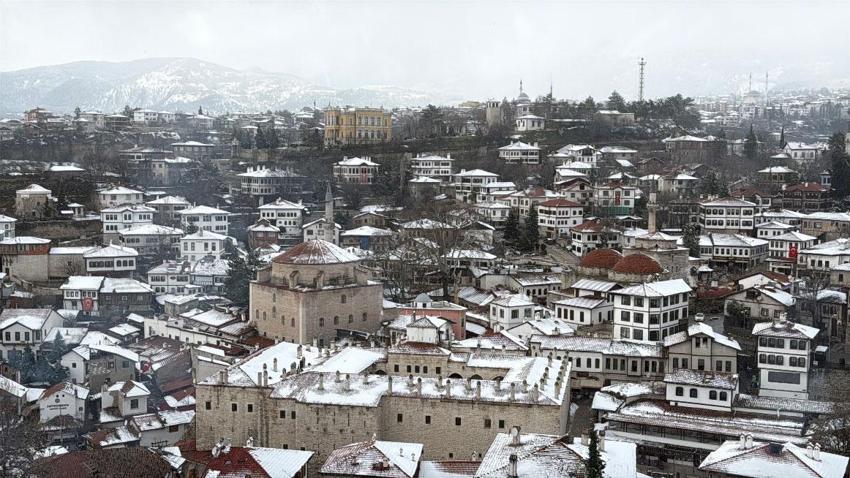 Karabük Safranbolu’nun UNESCO Dünya Miras Listesi'nde yer alan tarihi konakları karla kaplandı