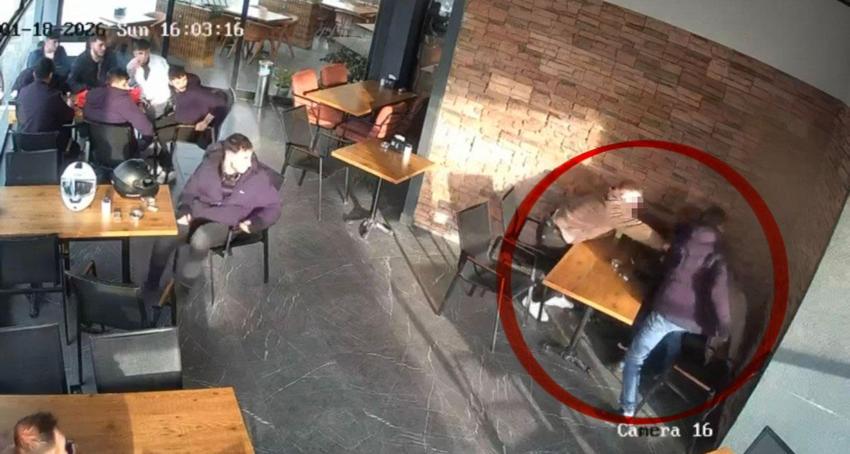 Samsun'da fırında dehşet anları kamerada: Bıçaklı saldırıda 2 kişi yaralandı