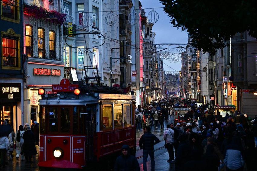 Yoğun kar yağışı ve dondurucu soğuklar geliyor! Meteoroloji'den 9 il için sarı kodlu kar alarmı