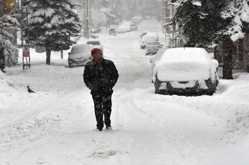 Yoğun kar yağışı ve dondurucu soğuklar geliyor! Meteoroloji'den 9 il için sarı kodlu kar alarmı