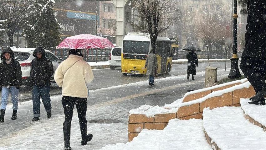 Yoğun kar yağışı ve dondurucu soğuklar geliyor! Meteoroloji'den 9 il için sarı kodlu kar alarmı