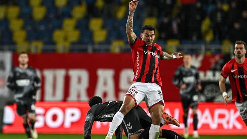 Samsunspor Ankara'dan 1 puanla döndü! Thomas Reis: 'Ben bir şey yapmadığım halde sarı kart gördüm'