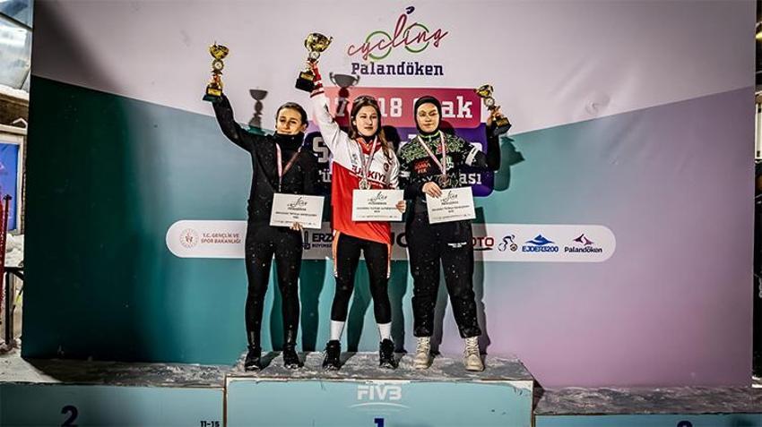 Snowbike Türkiye Şampiyonası'nda resmen Akhisar rüzgarı esti