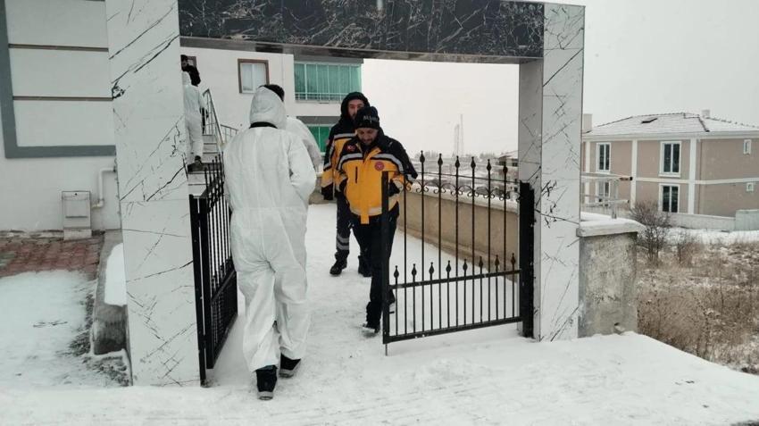 68 yaşında kızını kandırdı, eşini salonda öldürdü! Şüpheler doğru çıktı, intihar etti