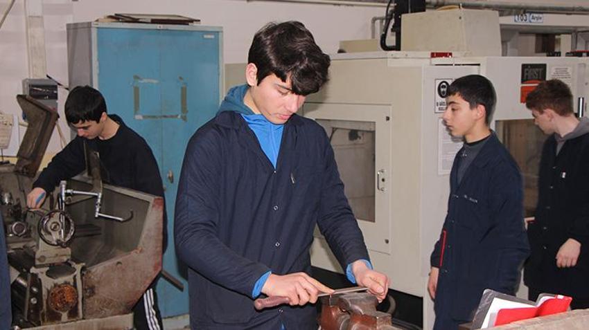 Samsun'da fabrika gibi çalışan okullardan dev ciro! Öğrenciler meslek öğrenip ekonomiye can suyu veriyor