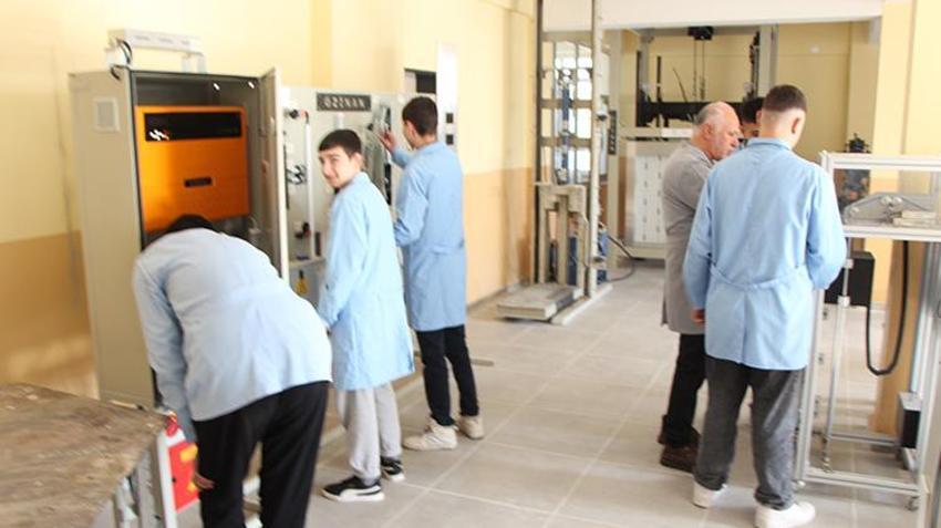 Samsun'da fabrika gibi çalışan okullardan dev ciro! Öğrenciler meslek öğrenip ekonomiye can suyu veriyor
