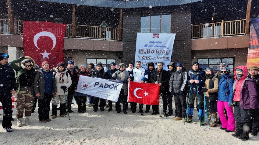 Ege’nin zirvesinde tarihe geçecek katılım: Gediz Murat Dağı’nda on binler buluştu