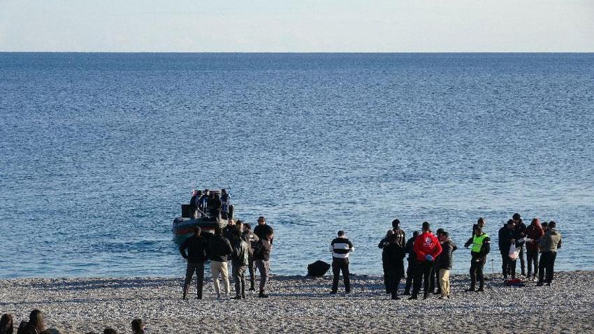Antalya'da dehşete düşüren olay: Balık tutan vatandaşların oltasına ceset takıldı