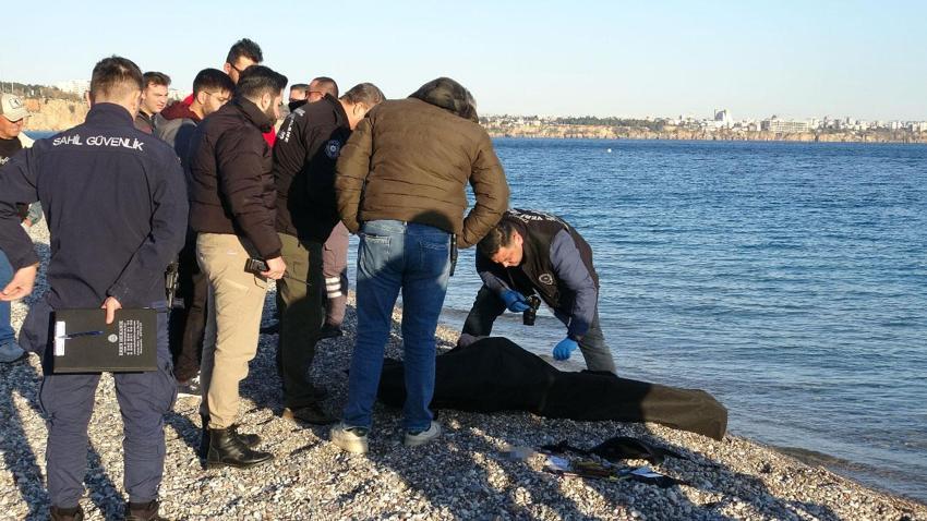 Antalya'da dehşete düşüren olay: Balık tutan vatandaşların oltasına ceset takıldı