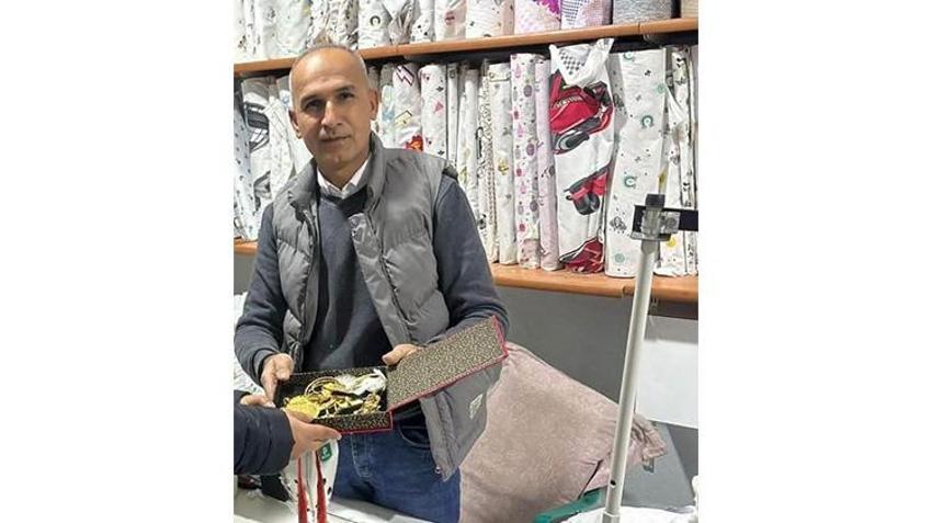 Şırnak'ta dikim için bırakılan kumaşın içinden yüzlerce gram altın çıktı! Esnaftan örnek davranış