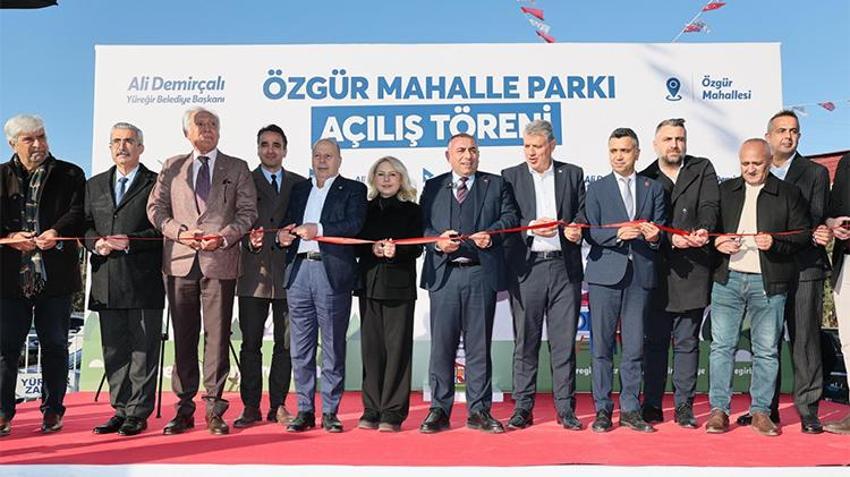 Yüreğir Belediyesi Özgür Mahalle Parkı törenle açıldı
