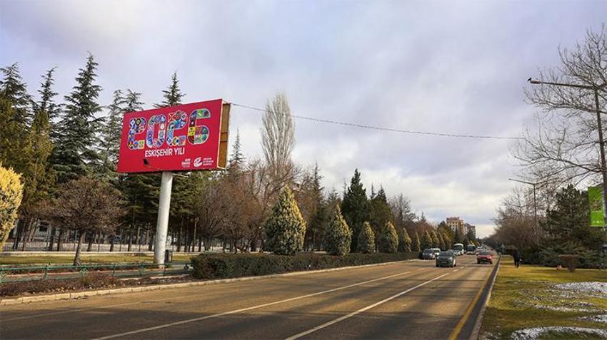 Eskişehir bu afişlerle donatıldı! EBB'nin vizyon projeleri arasında yer alıyor
