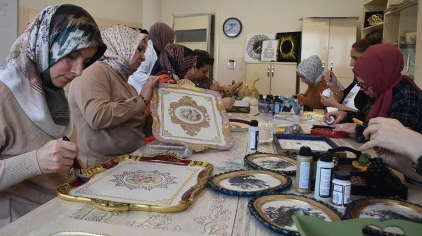 Gaziantepli kadınlar hep birlikte üretip kazanç sağlıyorlar! Atıl eşyalar gelir kapısı oldu