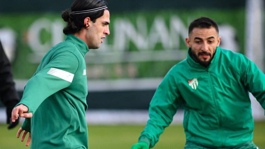 Bursaspor'da Tahsin Tam 'forvet transferi lazım' deyip topu Enes Çelik'e attı