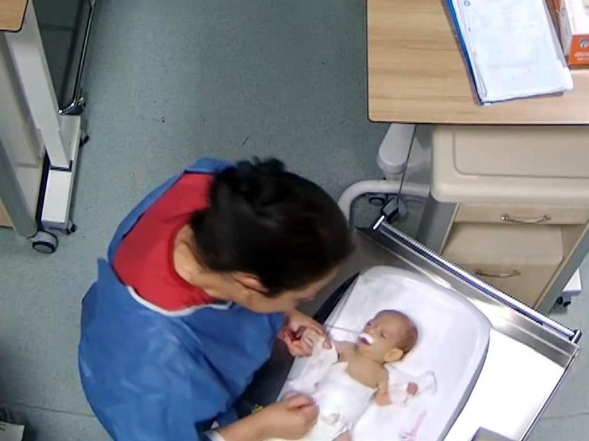 Cani hemşireden 5 günlük bebeğe 14 dakika kan işkencesi! Vahşet kameraya takıldı