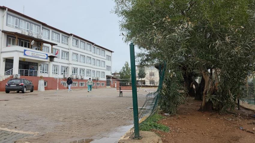 Okul bahçesinde kan donduran olay! 17 yaşındaki genç ölü bulundu