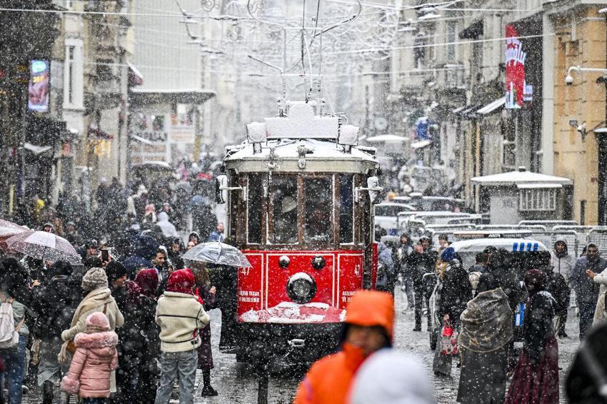 Yoğun kar yağışı ve sağanak kuvvetli geliyor! Meteoroloji son raporu açıkladı: 23 şehir için 'sarı' alarm verildi
