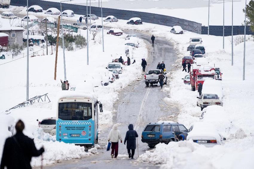 Yoğun kar yağışı ve sağanak kuvvetli geliyor! Meteoroloji son raporu açıkladı: 23 şehir için 'sarı' alarm verildi