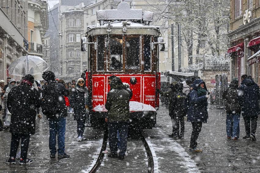 Yoğun kar yağışı ve sağanak kuvvetli geliyor! Meteoroloji son raporu açıkladı: 23 şehir için 'sarı' alarm verildi