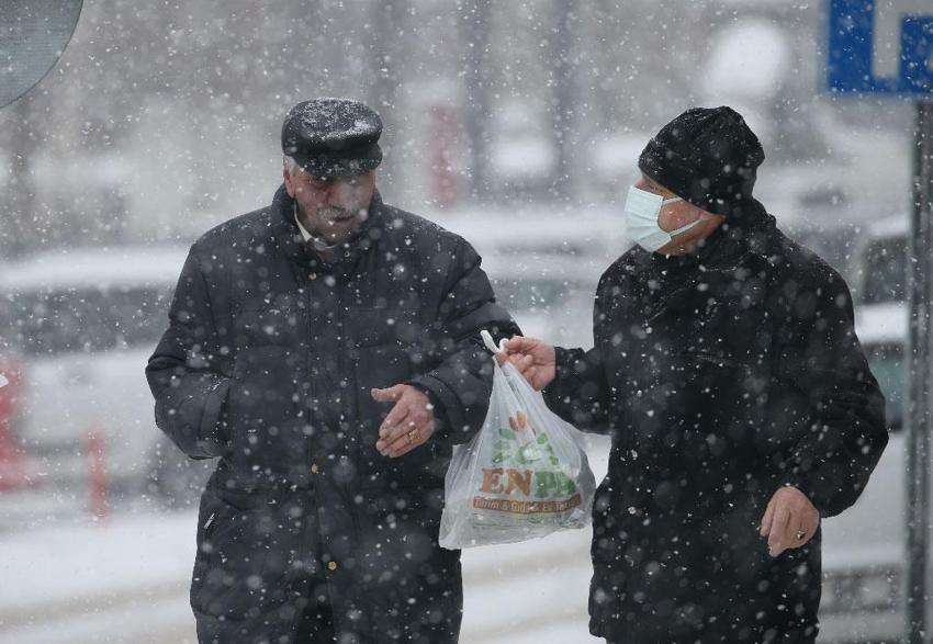 Yoğun kar yağışı ve sağanak kuvvetli geliyor! Meteoroloji son raporu açıkladı: 23 şehir için 'sarı' alarm verildi