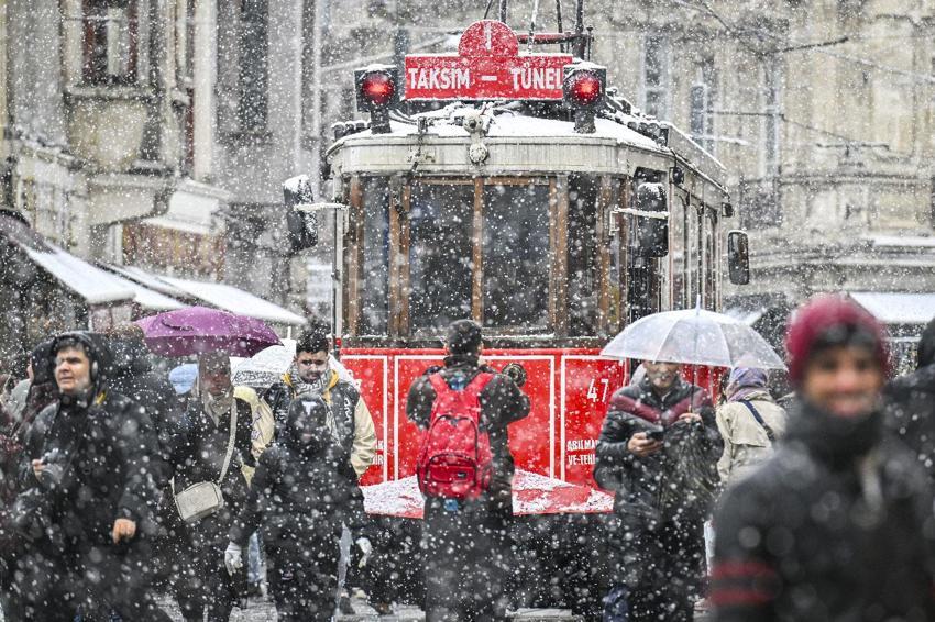 Yoğun kar yağışı ve sağanak kuvvetli geliyor! Meteoroloji son raporu açıkladı: 23 şehir için 'sarı' alarm verildi