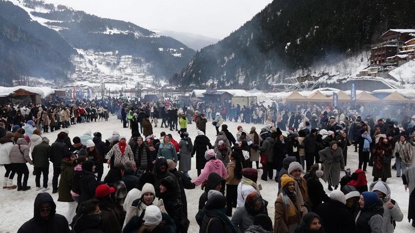 Trabzon’un turizm cenneti Uzungöl'de kış festivaline 'Kalandar' geleneğiyle start verildi