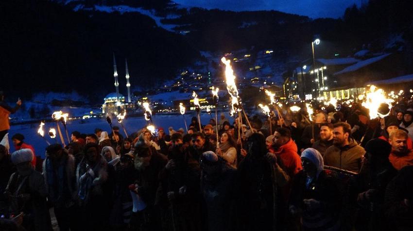 Trabzon’un turizm cenneti Uzungöl'de kış festivaline 'Kalandar' geleneğiyle start verildi