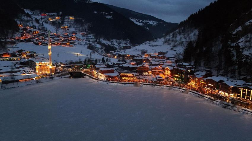 Trabzon’un turizm cenneti Uzungöl'de kış festivaline 'Kalandar' geleneğiyle start verildi
