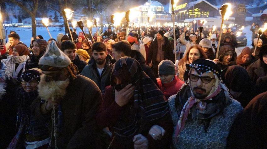 Trabzon’un turizm cenneti Uzungöl'de kış festivaline 'Kalandar' geleneğiyle start verildi