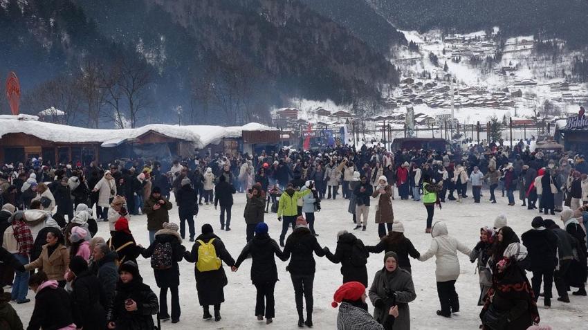 Trabzon’un turizm cenneti Uzungöl'de kış festivaline 'Kalandar' geleneğiyle start verildi
