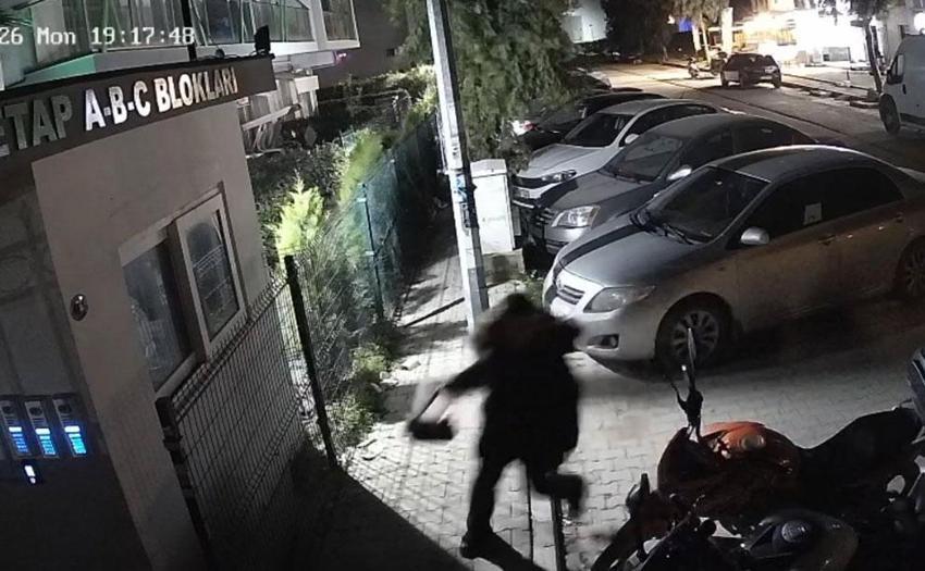 İzmir’de dehşet anları kamerada: Eski erkek arkadaşı tarafından sokak ortasında öldürüldü