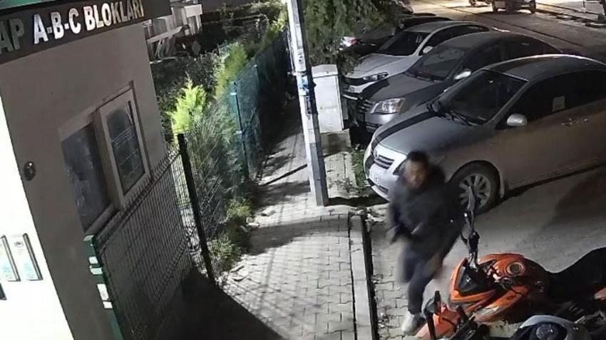 İzmir’de dehşet anları kamerada: Eski erkek arkadaşı tarafından sokak ortasında öldürüldü