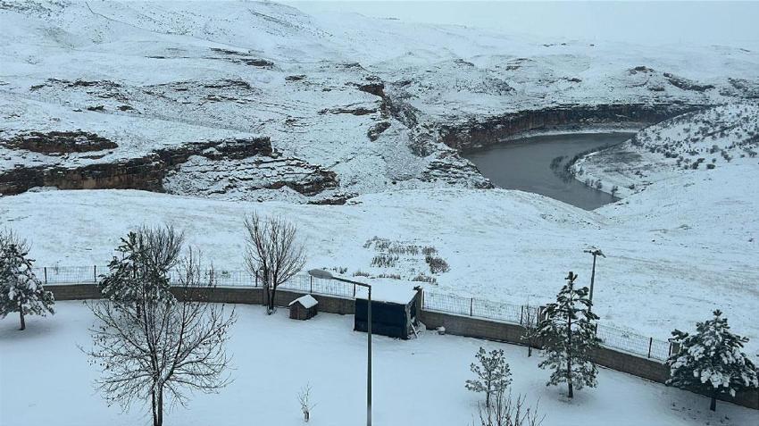 Batman'da hasret yıllar sonra sona ermişti: Kardan adamlar kentin simgesi oldu