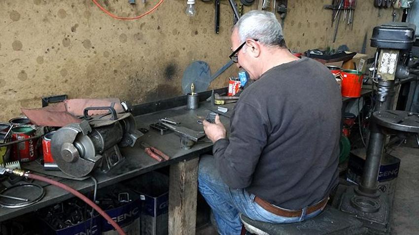 Trabzon'un köyünde üretiliyor! Dünyada eşi benzeri yok, çilingir bile açamıyor, kapış kapış satıyor