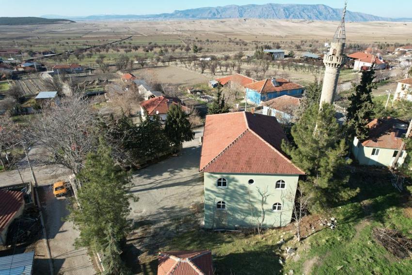 Denizli'de köylüleri ayağa kaldıran ilan! Camiyi satışa çıkardılar