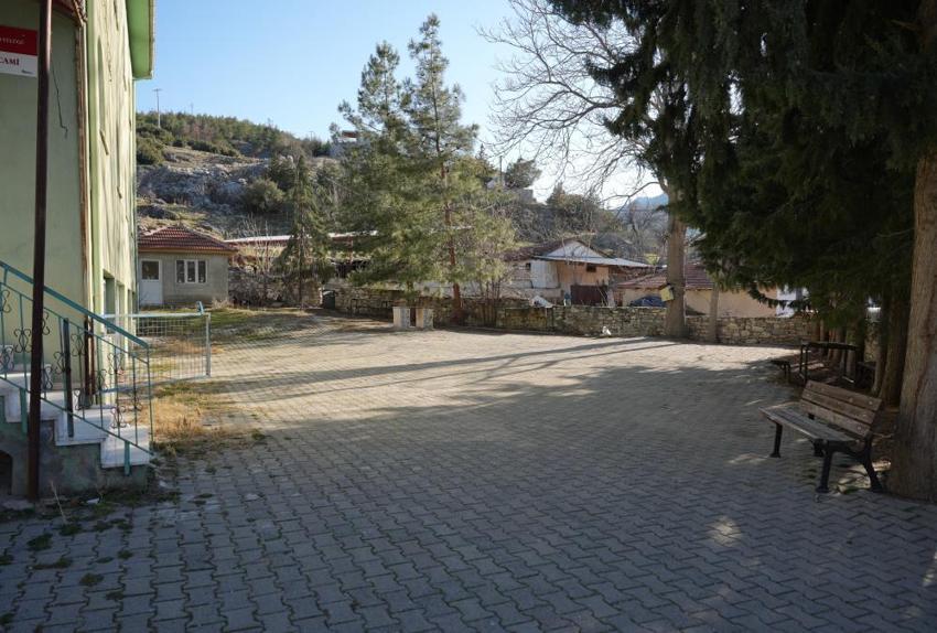 Denizli'de köylüleri ayağa kaldıran ilan! Camiyi satışa çıkardılar