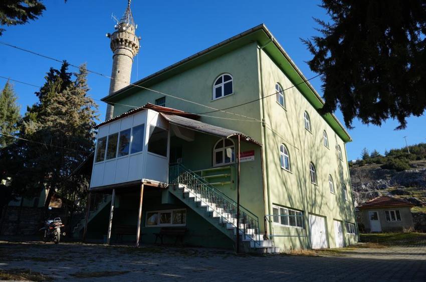 Denizli'de köylüleri ayağa kaldıran ilan! Camiyi satışa çıkardılar