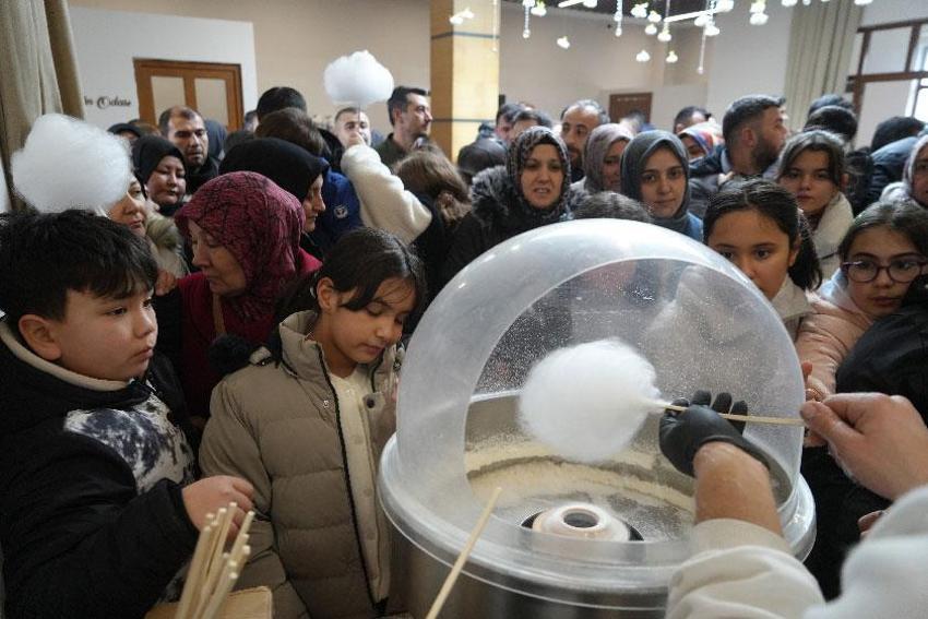 Kırıkkale'de çocuklar için ücretsiz şenlik düzenlendi, aileler akın etti