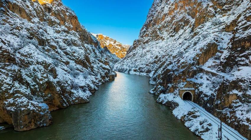 Aydınlık Kanyon: Erzincan’da ziyaretçilerini başka bir zamana taşıyan eşsiz bir kaçış rotası